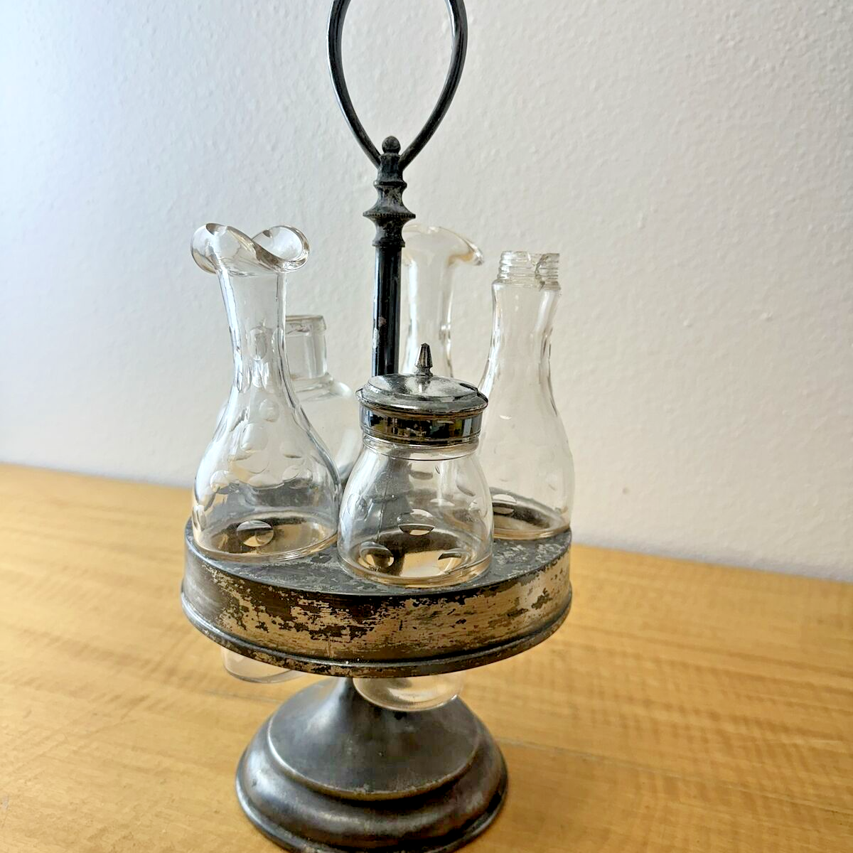 VICTORIAN CASTOR CONDIMENT CRUET SET SILVER PLATE STAND w/ (5