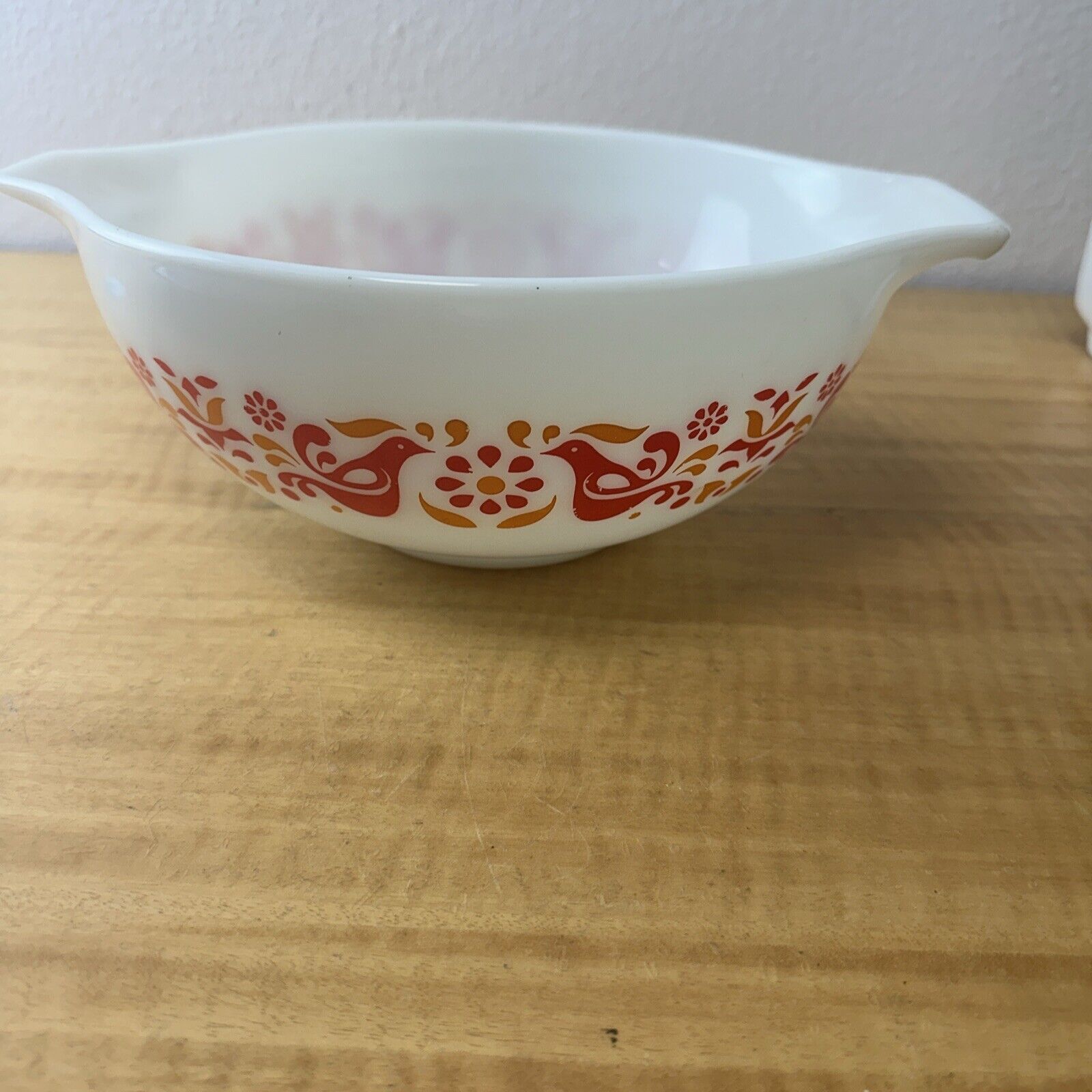 Rare HTF Pyrex #444 Firehouse Red Friendship Opal Glass 4 Qt Handled deals Mixing Bowl