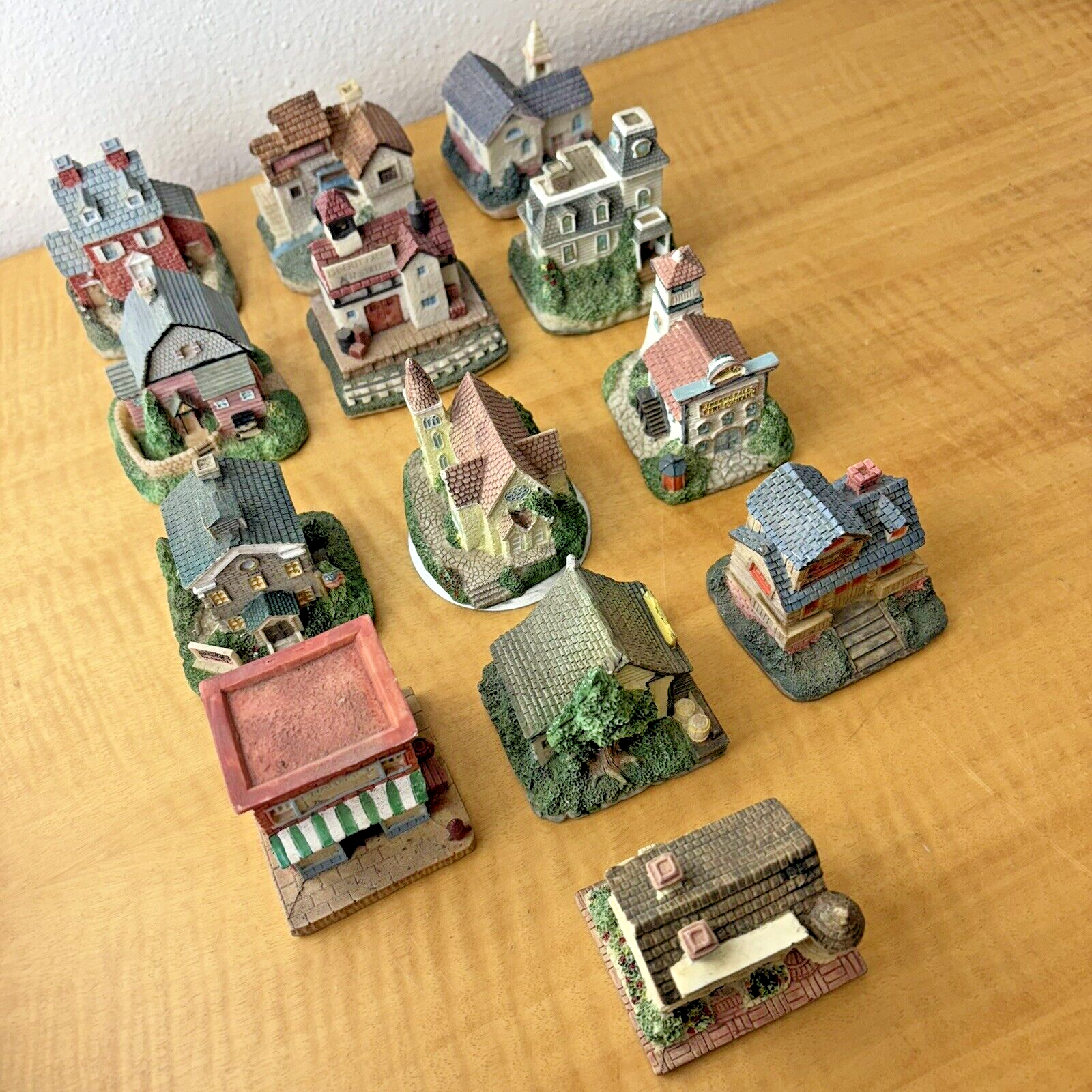 Villages: Liberty Falls 'Americana' Collection, 13 Pieces Total Villages: Liberty Falls 'Americana' Collection, 13 Pieces Total