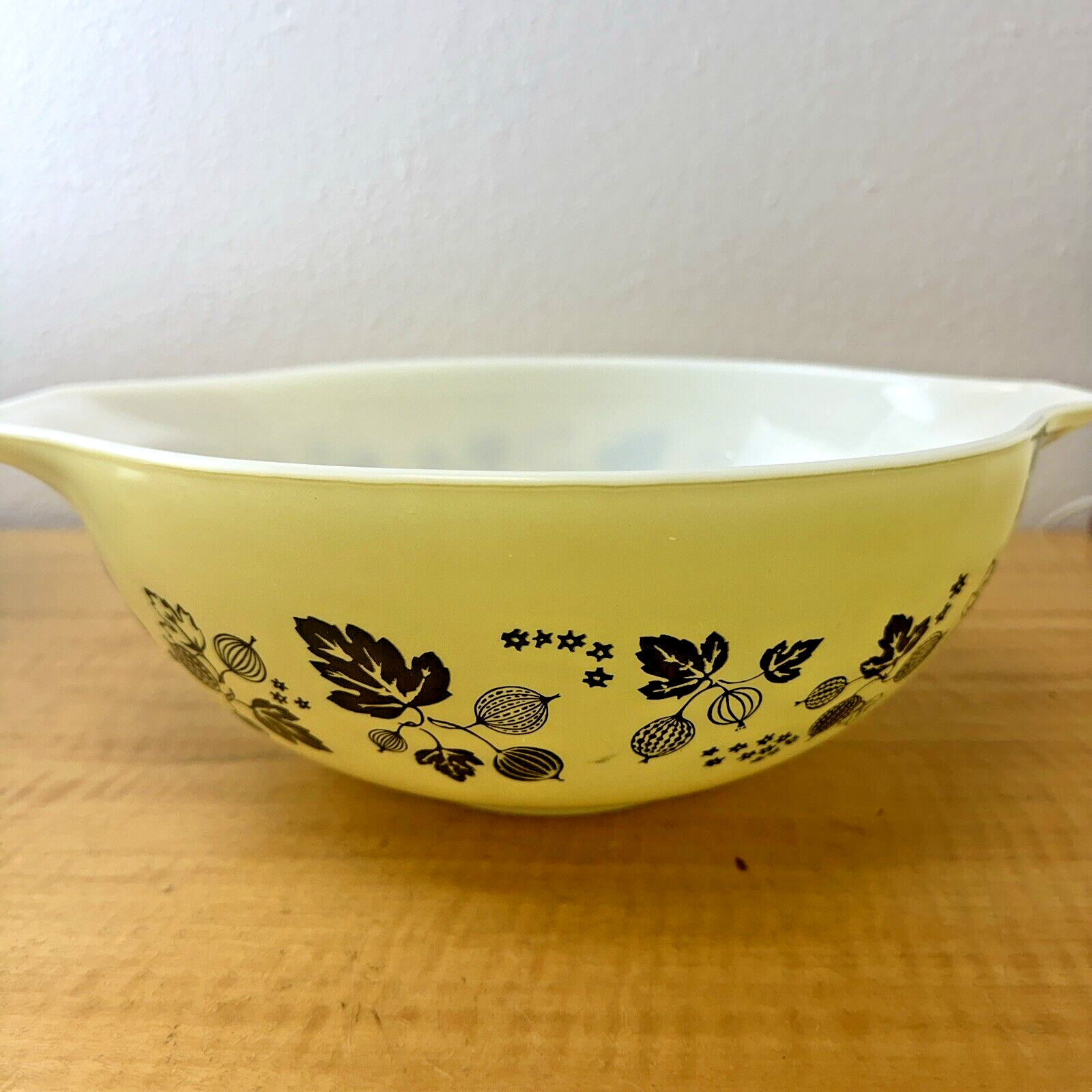 Pyrex Gooseberry Yellow Black Cinderella Nesting (Mixing) Bowl Set!