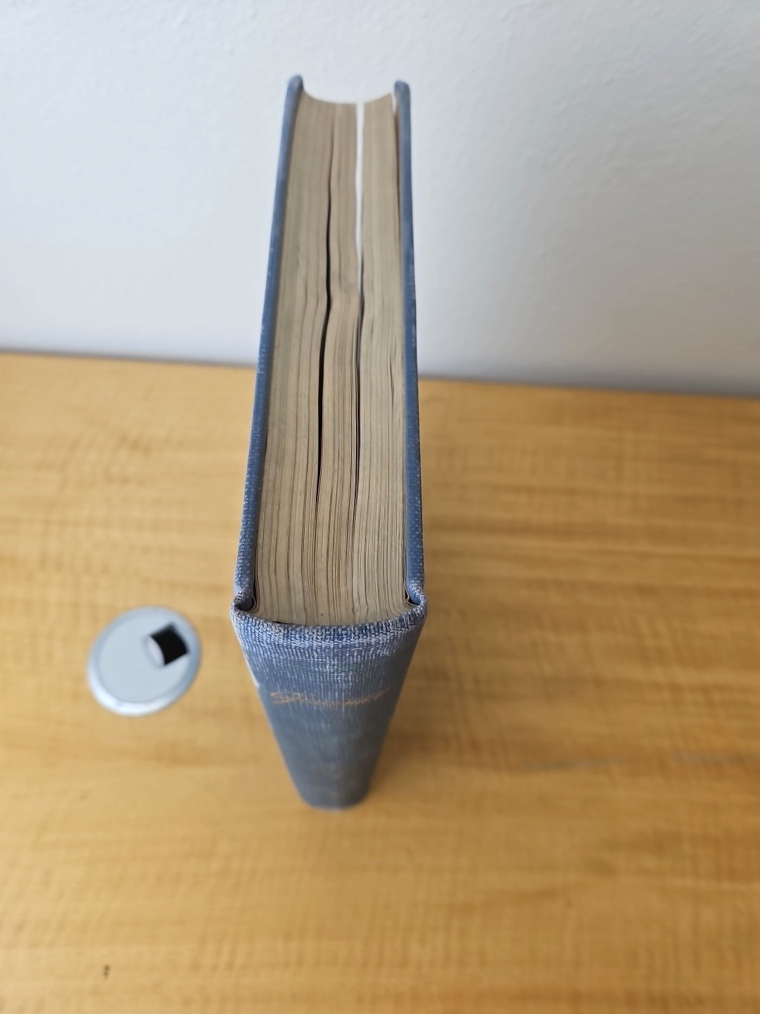 44032933