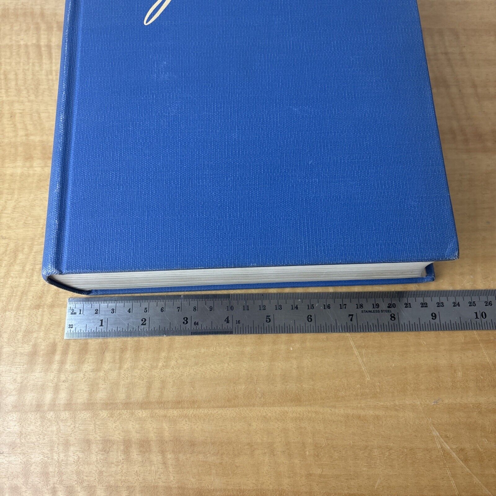 44041136