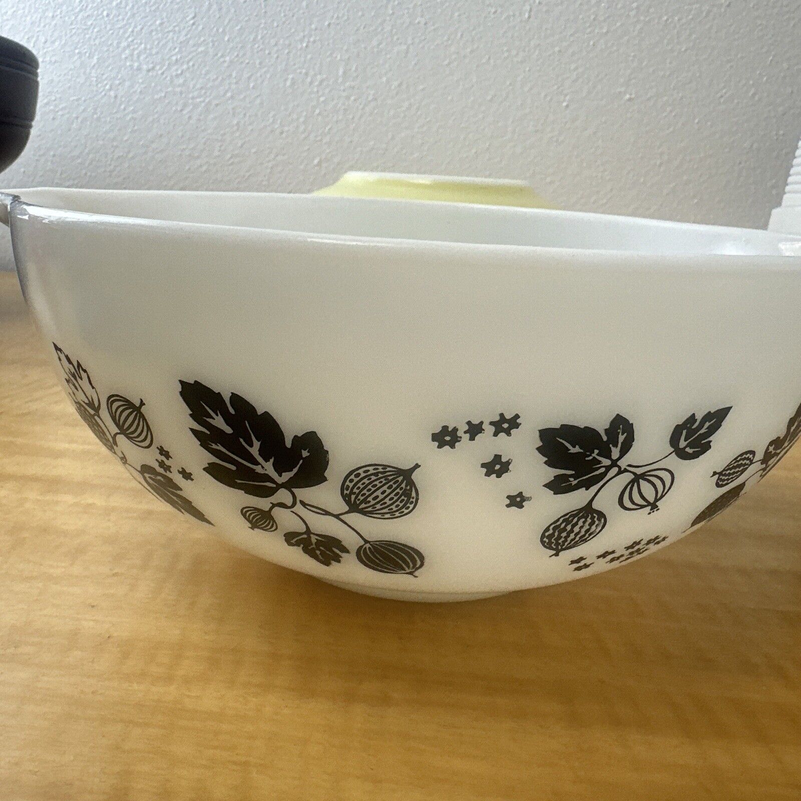 (3) PYREX BLACK GOOSEBERRY outlets CINDERELLA