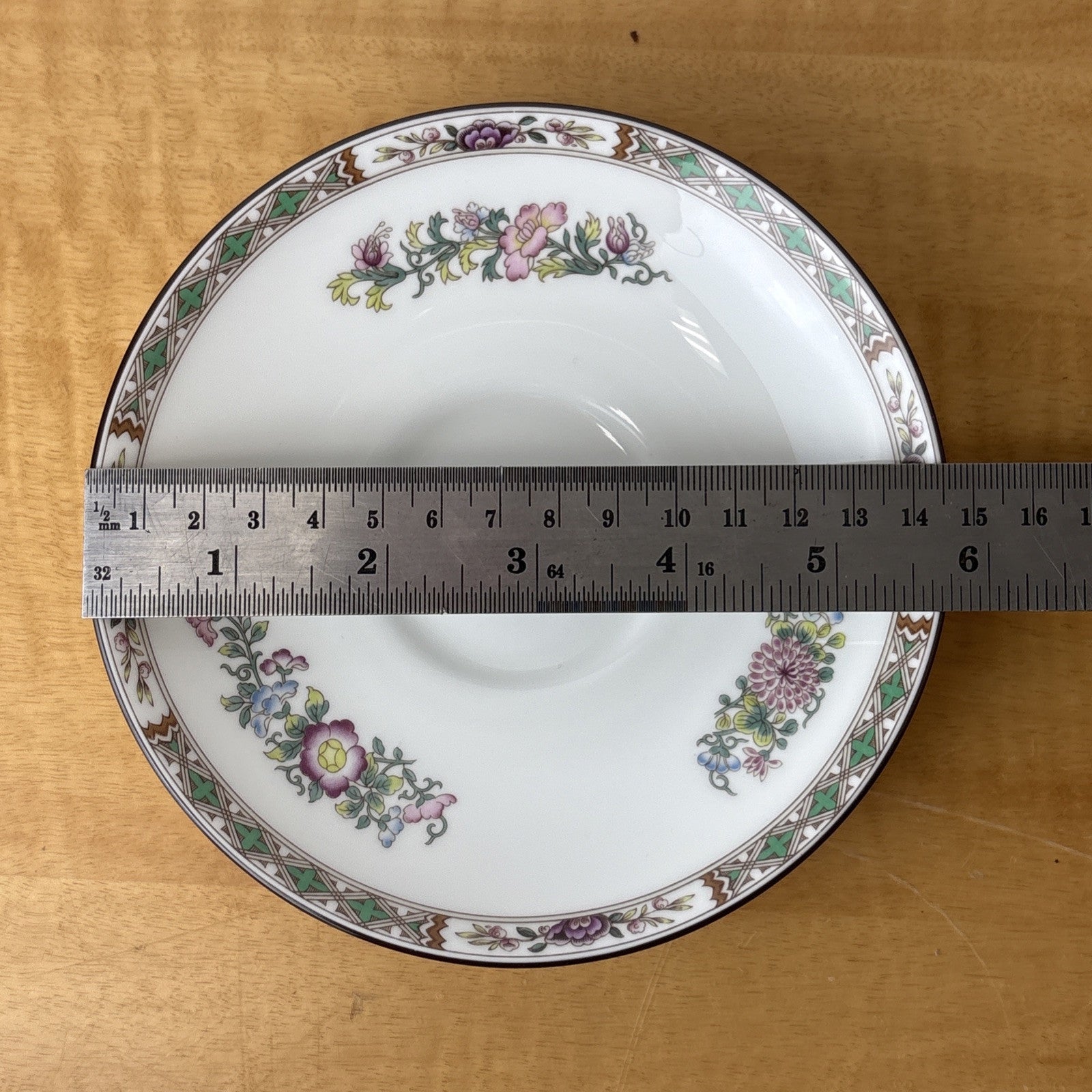 蟹文 白漆 蓋付椀 4組 Wedgwood Kutani Crane Bone China Round Covered Vegetable